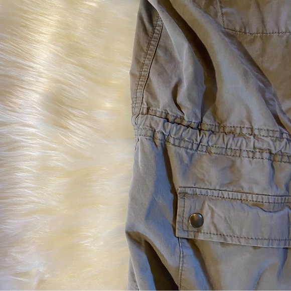 Cargo-Style Jacket - Picture 2 of 4